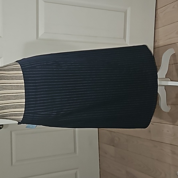 AUGUST 1 EIGHT Women Pin Stripe pattern Circle Asymmetrical cut Size S - Picture 7 of 16